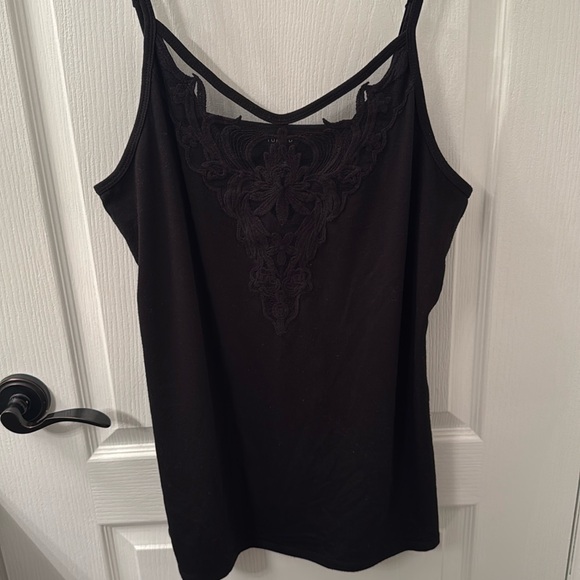 TORRID TANK - Picture 1 of 4